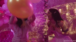 Смотри Khloe Kay's Small Tits and Big Fun - бесплатное HD порно на FREE-FULL-PORN.COM