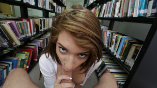Смотри Big Ass Brunette Gets Cumshot in the Library - бесплатное HD порно на FREE-FULL-PORN.COM