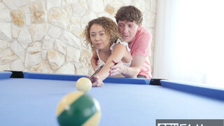 Смотри Billiards with Allie Addison's Stepbrother - бесплатное HD порно на FREE-FULL-PORN.COM