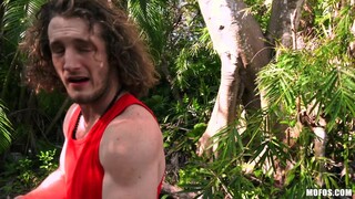 Смотри Dick Fucks Tiny Redhead In Park - бесплатное HD порно на FREE-FULL-PORN.COM