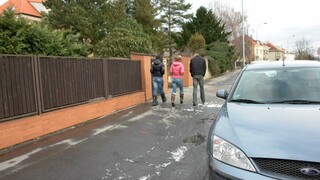 Смотри Shaved Teens in Uniform FFM Car Crash Hardcore - бесплатное HD порно на FREE-FULL-PORN.COM