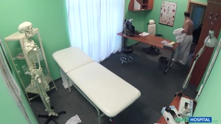 Смотри Big Boobs Girl Has Medical Issue - бесплатное HD порно на FREE-FULL-PORN.COM