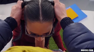 Reverse Cowgirl in Public: Andreina DeLuxe - бесплатное порно в 4K FREE-FULL-PORN.COM