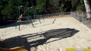 Смотри Amateur Blair Gets Fucked - бесплатное HD порно на FREE-FULL-PORN.COM