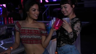 Смотри Party Time with Small Tits - бесплатное HD порно на FREE-FULL-PORN.COM