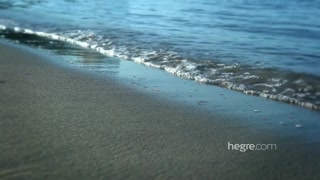 Смотри Julia's Big Ass and Red Hair Steal the Beach Show - бесплатное HD порно на FREE-FULL-PORN.COM