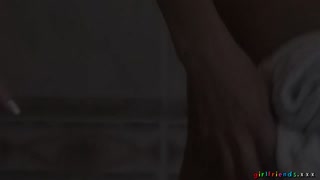 Смотри Cheating Babes Fuck With Dildo On Christmas Night - бесплатное HD порно на FREE-FULL-PORN.COM