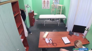 Смотри Cum on nurse's belly during medical exam - бесплатное HD порно на FREE-FULL-PORN.COM