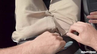 Смотри Car Fucking with Ballerina Pornstar - бесплатное HD порно на FREE-FULL-PORN.COM