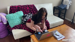 Смотри Asher Valentine's Athletic Pussy Ride - бесплатное HD порно на FREE-FULL-PORN.COM