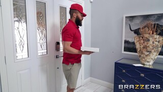 Смотри Honey Gold's Enhanced Body Takes on Big Cock - бесплатное HD порно на FREE-FULL-PORN.COM