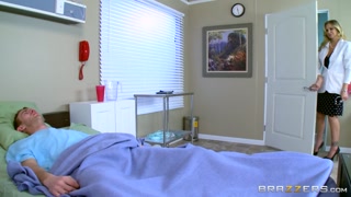 Смотри Ass Fingering and Facial with Julia Ann - бесплатное HD порно на FREE-FULL-PORN.COM