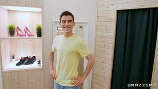 Jordi El Niño Polla in a Foot Fetish Russian Threesome - бесплатное порно в 4K FREE-FULL-PORN.COM