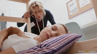 Смотри The Big Cock Dorm Inspector is Coming - бесплатное HD порно на FREE-FULL-PORN.COM