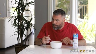 Смотри Charles Dera Pounds Sofi Ryan's Tight Pussy in Outdoor Voyeur Scene - бесплатное HD порно на FREE-FULL-PORN.COM