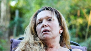 Смотри Solo Fingering in the Yard with Karen - бесплатное HD порно на FREE-FULL-PORN.COM