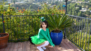Смотри Little Green Teen Leprechaun - бесплатное HD порно на FREE-FULL-PORN.COM