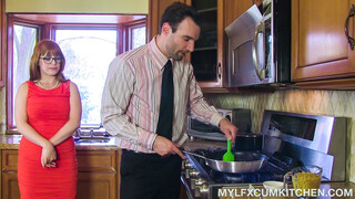 Смотри Hot MILF Penny Pax Begs for Her Eggs to Be Scrambled - бесплатное HD порно на FREE-FULL-PORN.COM