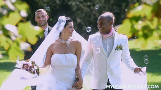 Kira Queen Riding Hard Before the Wedding - бесплатное порно в 4K FREE-FULL-PORN.COM