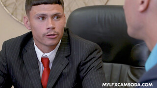 Смотри Sexy Secretary Hazel Heart Handles Business - бесплатное HD порно на FREE-FULL-PORN.COM