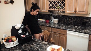 Смотри Cumshot Finish - Lacy Lennon Takes Hot Load in Wife Swap - бесплатное HD порно на FREE-FULL-PORN.COM