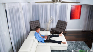 Смотри Laptop On Her Ass - Sloan Harper’s Casting Couch Adventure - бесплатное HD порно на FREE-FULL-PORN.COM