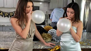 Смотри Lulu Chu's Tight Pussy Gets New Year's Resolution Creampie - бесплатное HD порно на FREE-FULL-PORN.COM