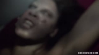 Смотри Deepthroating in the Dark – Hardcore Horror Porn - бесплатное HD порно на FREE-FULL-PORN.COM