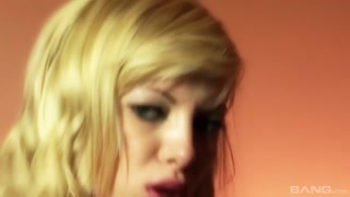 Смотри Donna Bell’s Big Tits Steal the Show - бесплатное HD порно на FREE-FULL-PORN.COM
