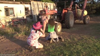 Behind The Scenes: Cheryl Tractor Gets Dirty - бесплатное порно в 4K FREE-FULL-PORN.COM