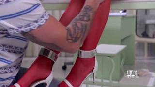 Смотри Footjob & Pussy Licking – Nurse Kayla Green Fucks Hard - бесплатное HD порно на FREE-FULL-PORN.COM