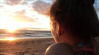 Смотри Passionate Beach Sex with Rococo Royalle - бесплатное HD порно на FREE-FULL-PORN.COM