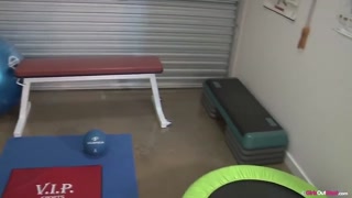 Смотри Hardcore gym sex with Nicole & Viola - бесплатное HD порно на FREE-FULL-PORN.COM