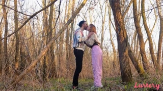 Смотри Brunette Irenka in Glasses Gives Outdoor Handjob - бесплатное HD порно на FREE-FULL-PORN.COM