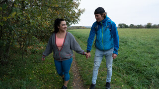 Смотри Big Ass RV Driver Jennifer Mendez Saves Lost Hikers and Gets Blowjob Reward - бесплатное HD порно на FREE-FULL-PORN.COM