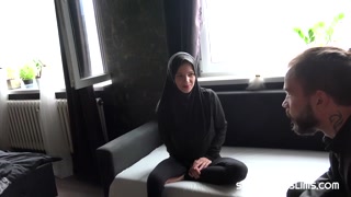 Смотри Muslim Babe Sara Kay Gets Nailed by Lawyer Adam - бесплатное HD порно на FREE-FULL-PORN.COM