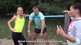 Смотри European Pickup Scene - Horny Czech Couple Plays - бесплатное HD порно на FREE-FULL-PORN.COM