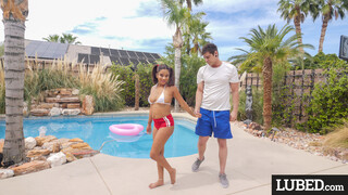 Смотри Swim and Splash Hardcore with Isabella Jules - бесплатное HD порно на FREE-FULL-PORN.COM