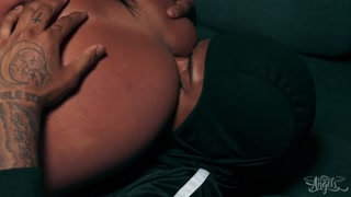 Смотри Big Cock Male Fucks Shemale - бесплатное HD порно на FREE-FULL-PORN.COM