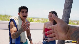 Смотри Natural Tits Bus Ride - бесплатное HD порно на FREE-FULL-PORN.COM
