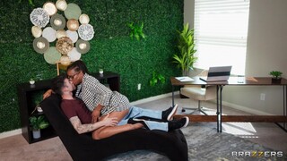Смотри Medical Roleplay: Therapist Kira Noir In Tank Top - бесплатное HD порно на FREE-FULL-PORN.COM