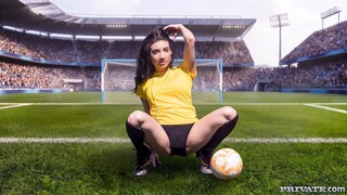 Смотри Emily Pink kicks off the championship with a group fuck - бесплатное HD порно на FREE-FULL-PORN.COM