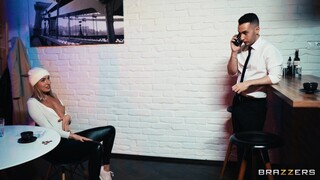 Смотри Side Fuck in the Hotel Room with the Teasing Tourist - бесплатное HD порно на FREE-FULL-PORN.COM