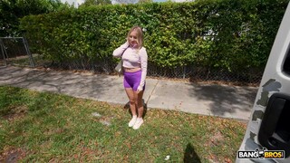 Смотри Yogi Baddie Gets Her Thong Pulled Aside for a Big Cock on the Bus - бесплатное HD порно на FREE-FULL-PORN.COM
