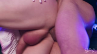Смотри Bubble Butt Shemale Takes It Doggy - бесплатное HD порно на FREE-FULL-PORN.COM