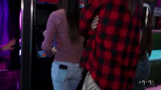 Смотри Underboob Tease Leads to Reverse Cowgirl Ride - бесплатное HD порно на FREE-FULL-PORN.COM