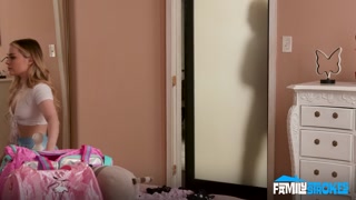 Смотри Tiny Teen Haley Spades in a Dark Family Situation - бесплатное HD порно на FREE-FULL-PORN.COM