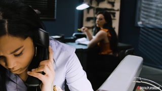 Смотри High Heels and High Crimes: Derrick Pierce and Honey Gold - бесплатное HD порно на FREE-FULL-PORN.COM
