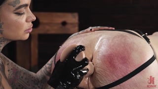 Смотри Tattooed Sub Gets Owned - бесплатное HD порно на FREE-FULL-PORN.COM