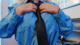Смотри Uniforms and Blowjobs at Airport - бесплатное HD порно на FREE-FULL-PORN.COM